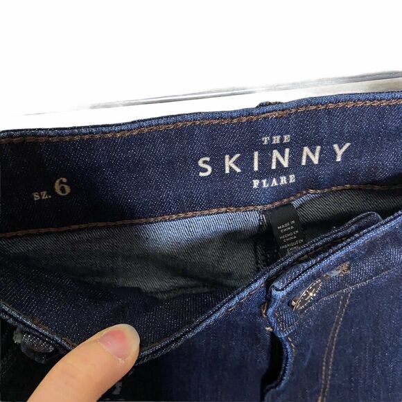 WHBM Size 6 'The Skinny Flare' Jean Dark Wash Blue - Picture 4 of 7